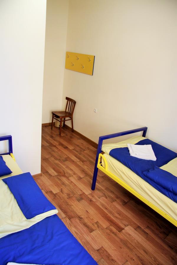 Shat Lav Hostel Jerevan Buitenkant foto