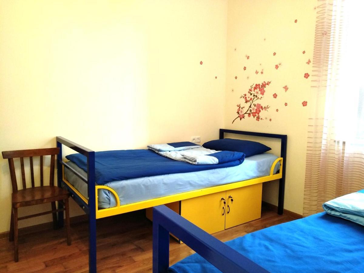 Shat Lav Hostel Jerevan Buitenkant foto